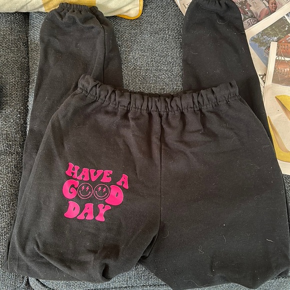 Black joggers “have a good day” - Picture 1 of 1